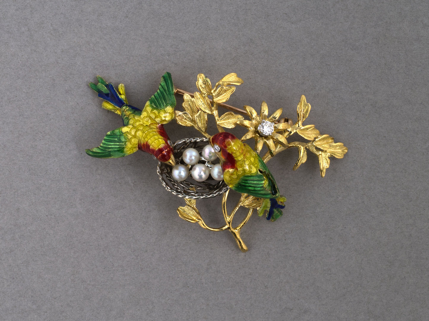24274 - Circa 1950s Platinum Gold Diamond Pearl Enamel Parrot Bird Pin
