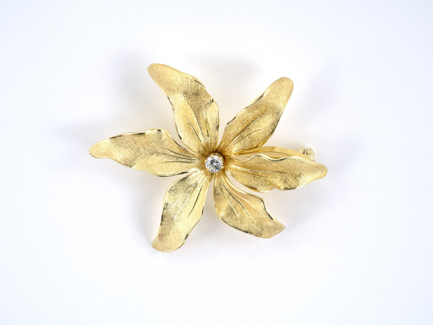 24278 - Circa 1960s Tiffany Germany Gold Carved Flower Pin