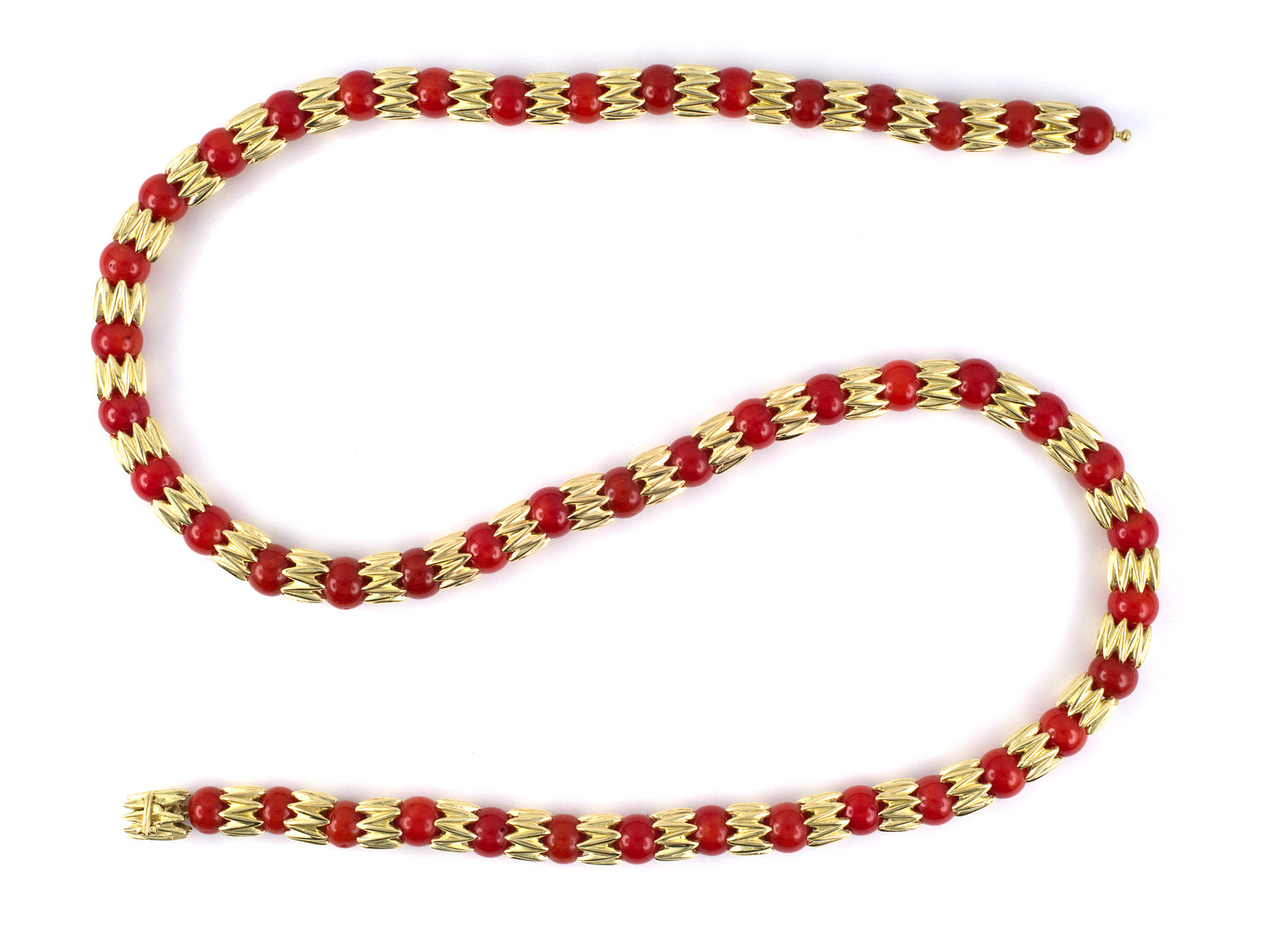 45618 - Circa 1960s Tiffany Gold Rondel Coral Bead Necklace