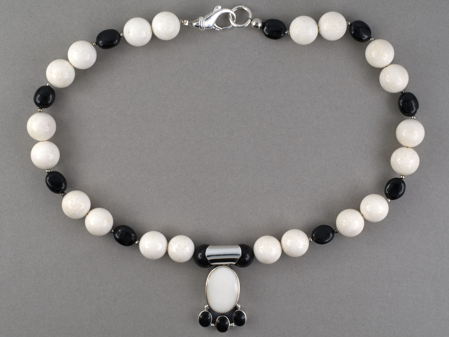 45687 - Sterling Silver Onyx Coral Bead Necklace Drop Pendant