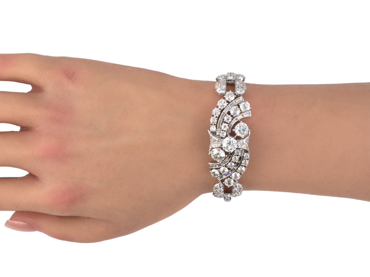 70661 - Art Deco Circa 1938 Trabert & Hoeffer-Mauboussin Reflection Platinum Diamond Bracelet