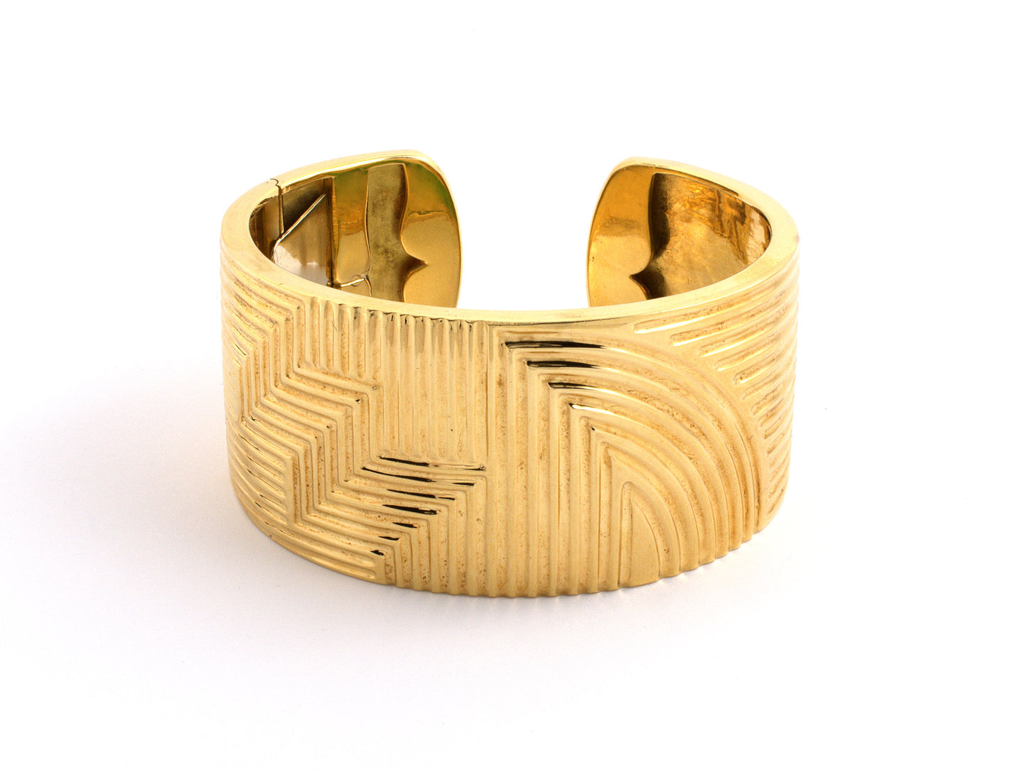 72954 - Gold Corrugated Geometric Hinged Cuff Bangle Bracelet