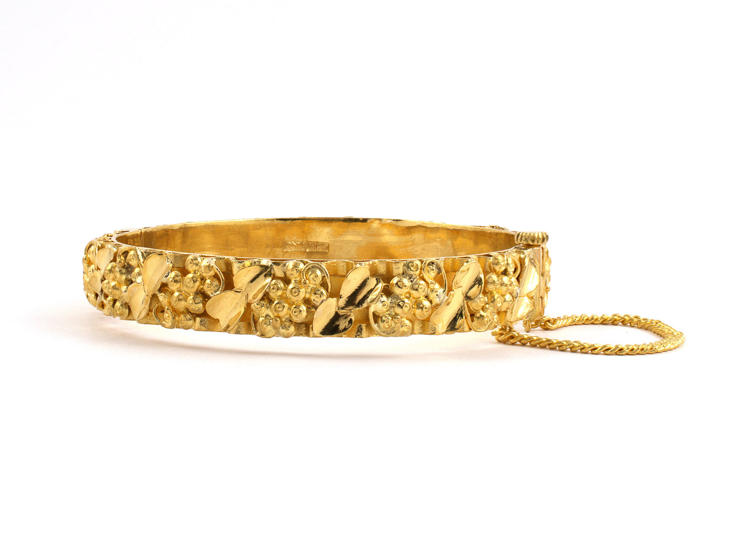 73846 - 23K Gold Carved Flower Floral Leaves Hinged Bangle Bracelet