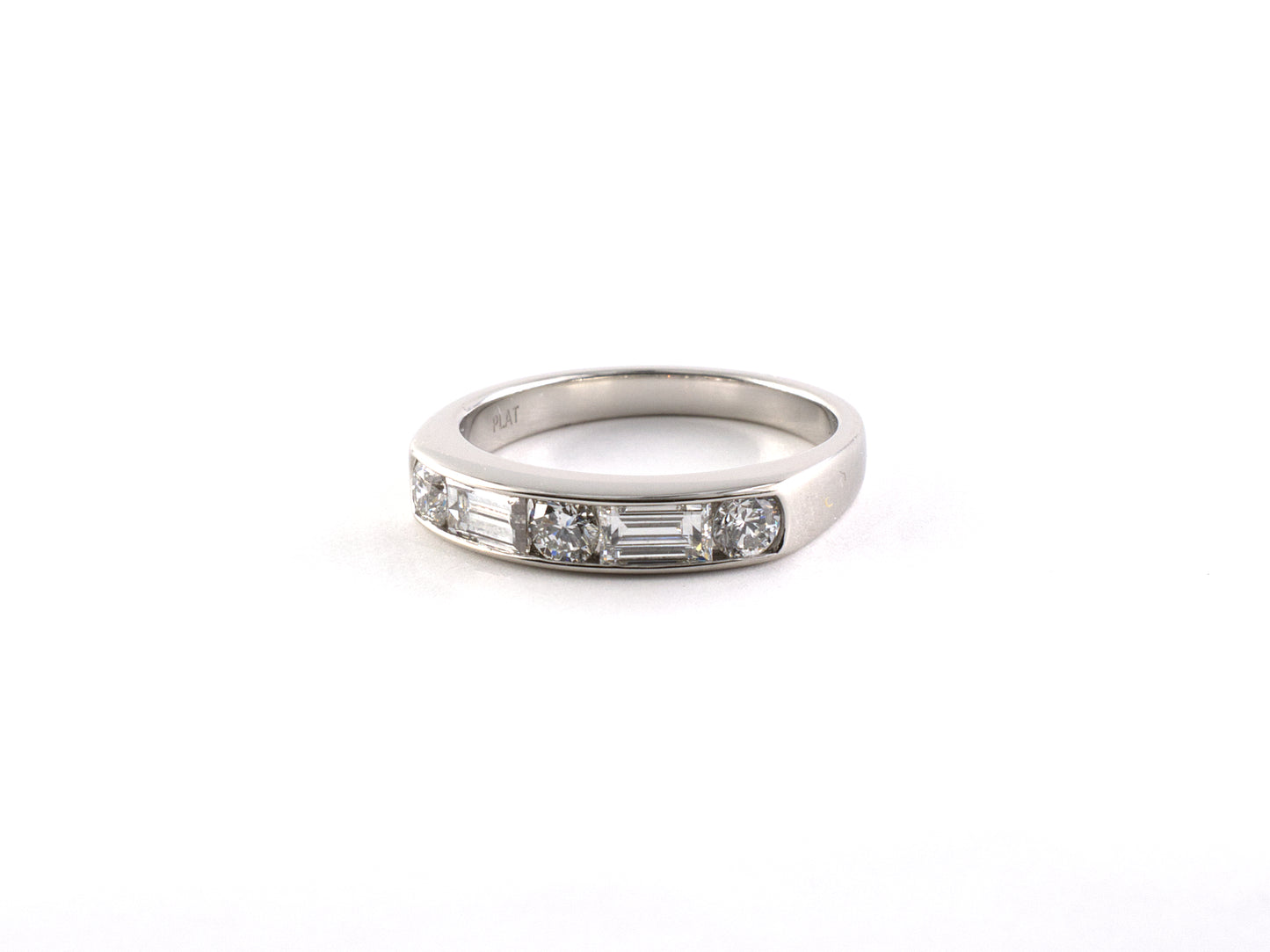 902211 - SOLD - Platinum Diamond Wedding-Band Ring