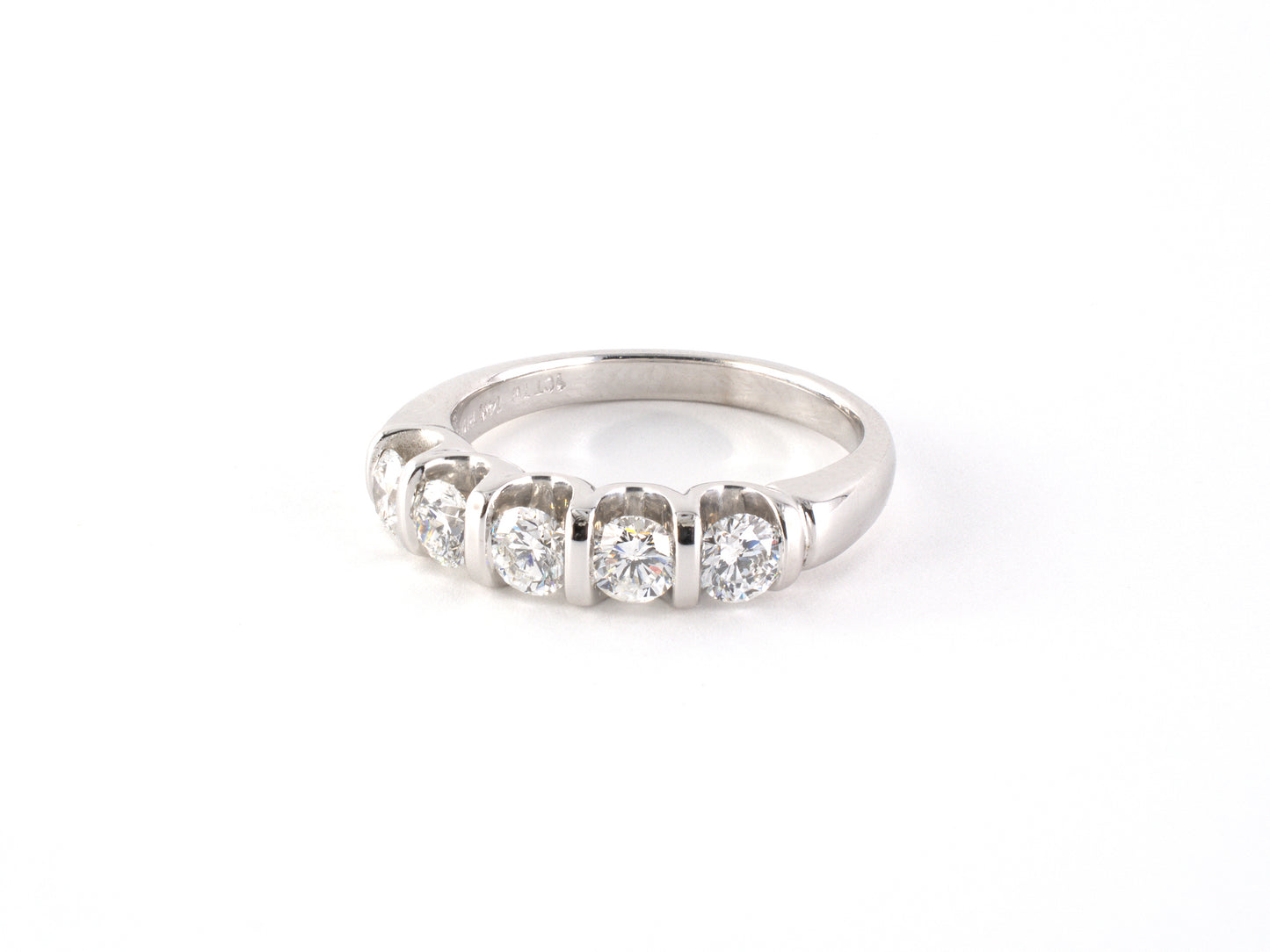 902297 - Gold Diamond 5-Stone Wedding-Band Ring