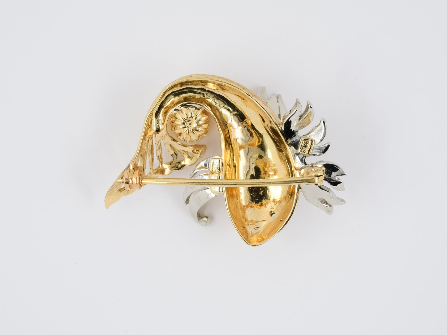 23734 - Gold Diamond Pearl Fish Pin