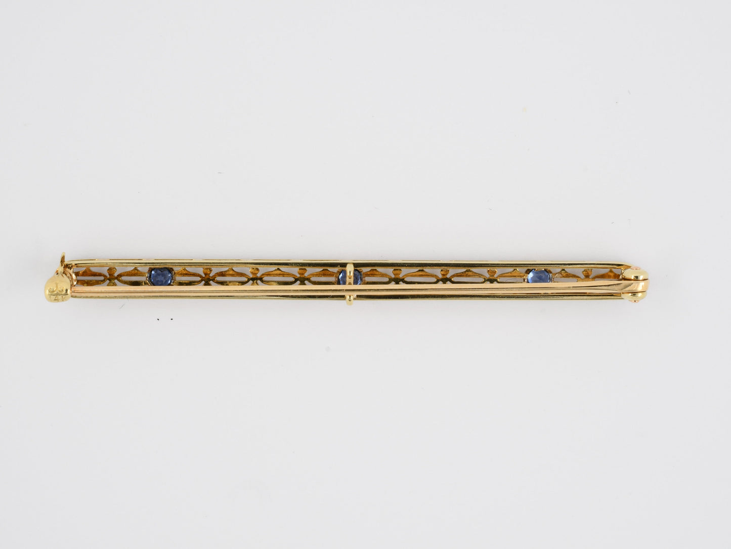 23846 - Art Deco Krementz Platinum Gold Sapphire Filigree Bar Pin