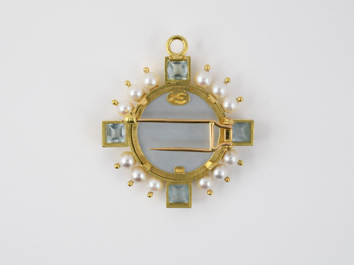 24163 - Circa 1999 Elizabeth Locke Gold Aqua Pearl Mother Of Pearl Venetian Glass Carved Intaglio Center Clip Pin With Hinged Pendant Attachment