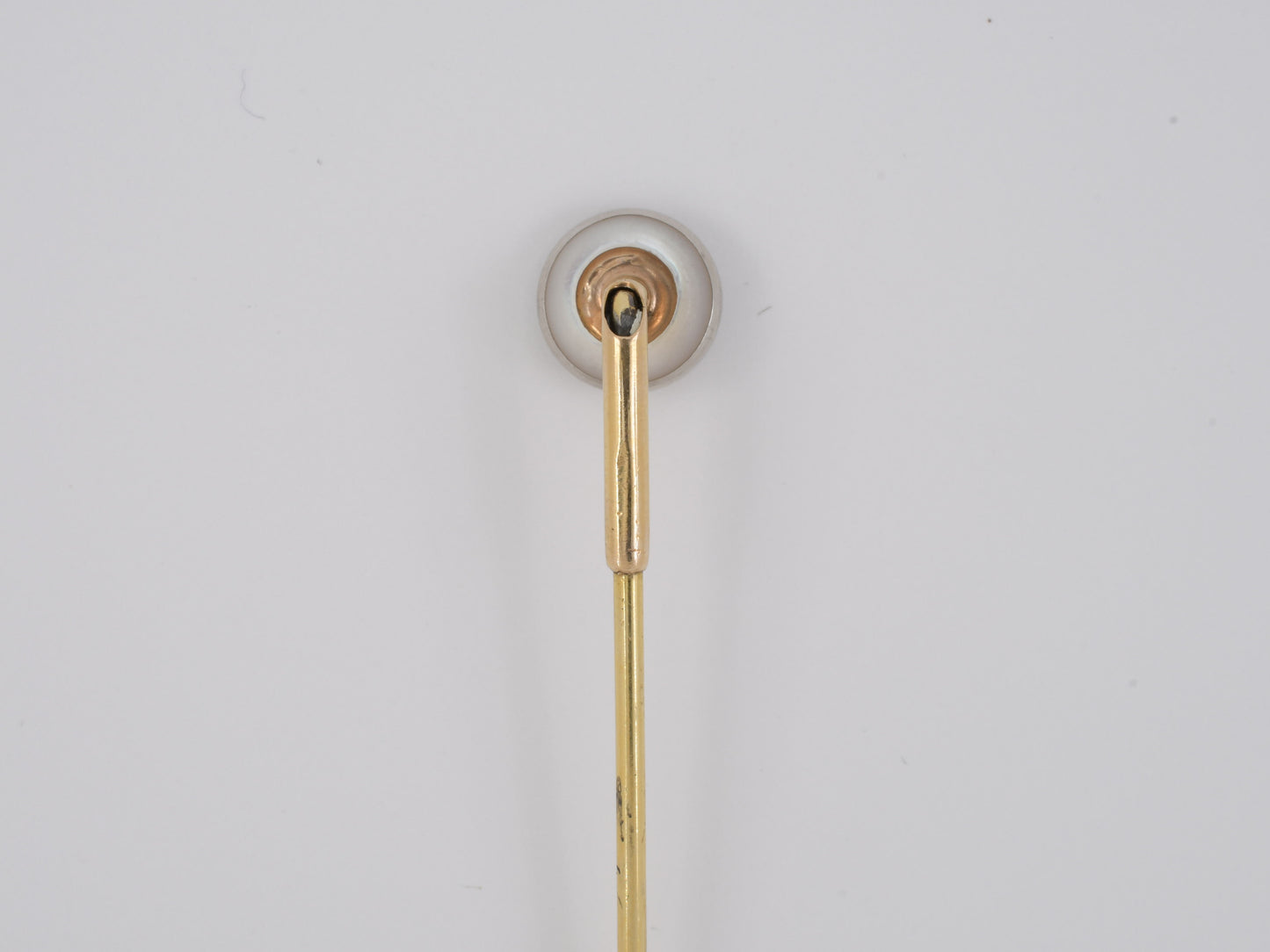 30586 - Art Deco Platinum Gold Mother Of Pearl Diamond Circle Stick Pin