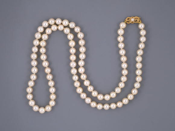 45392 - Mikimoto Design Clasp Gold Pearl Necklace