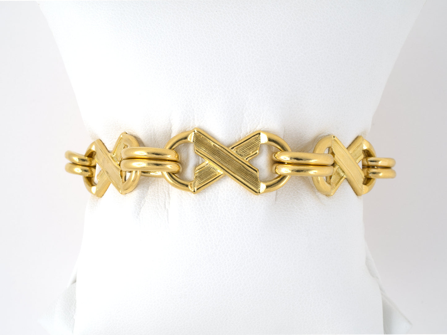 72749 - Circa 1976 Tiffany Schlumberger Gold Link Bracelet