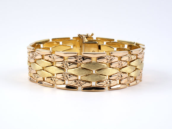 73257 - Circa 1950 Gold Florentine Triangle Link Bracelet