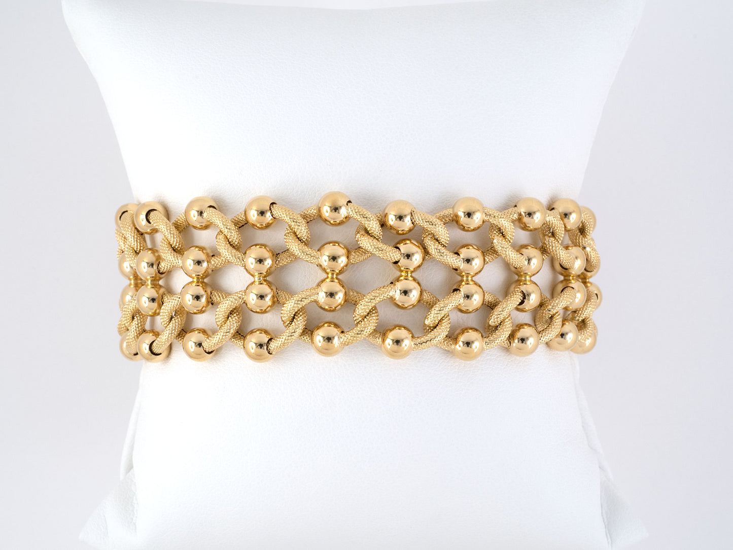 73521 - Circa 1950 Gold Link Bracelet