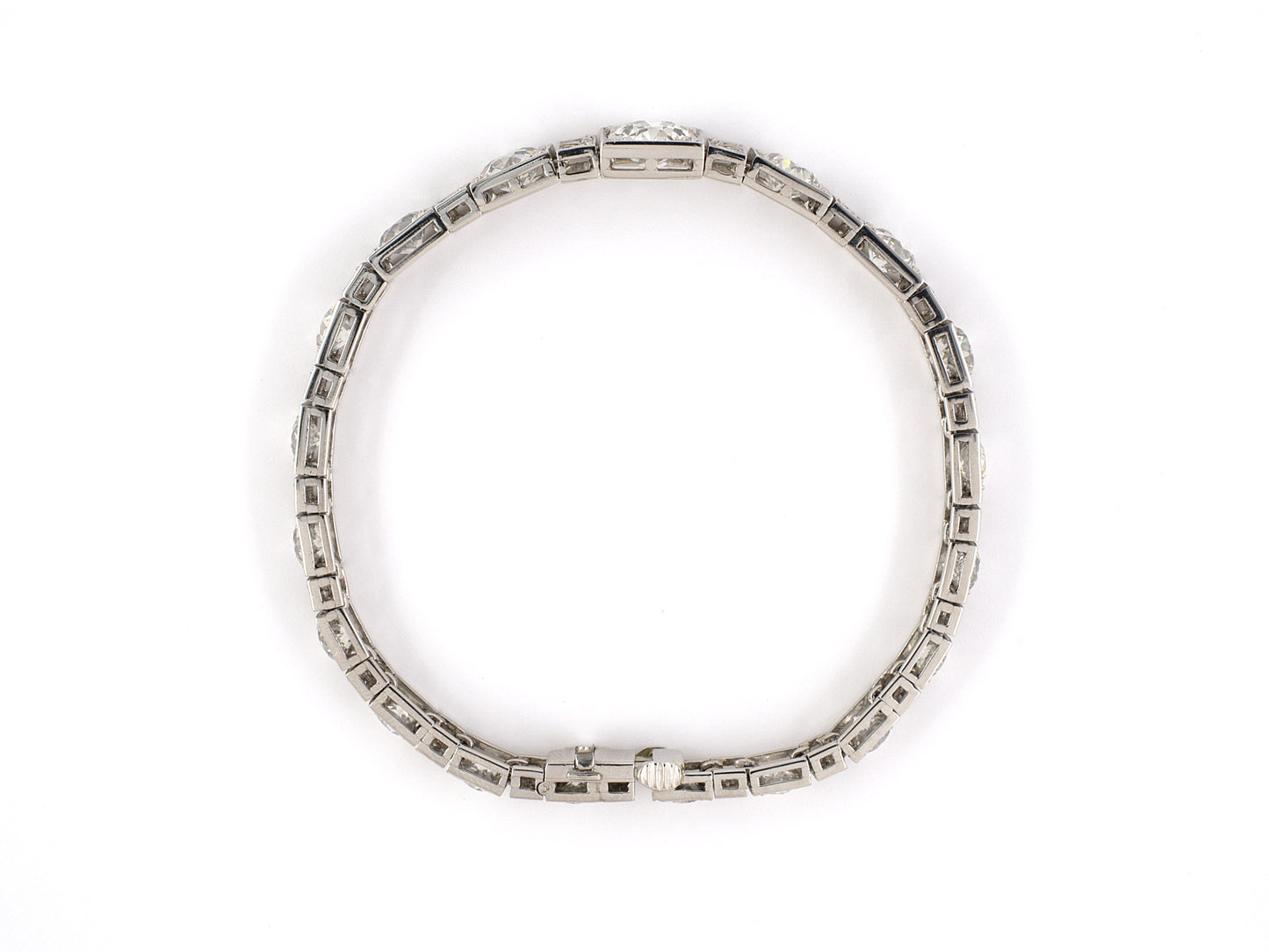 73776 - Art Deco Platinum Diamond Filigree Link Tapered Bracelet