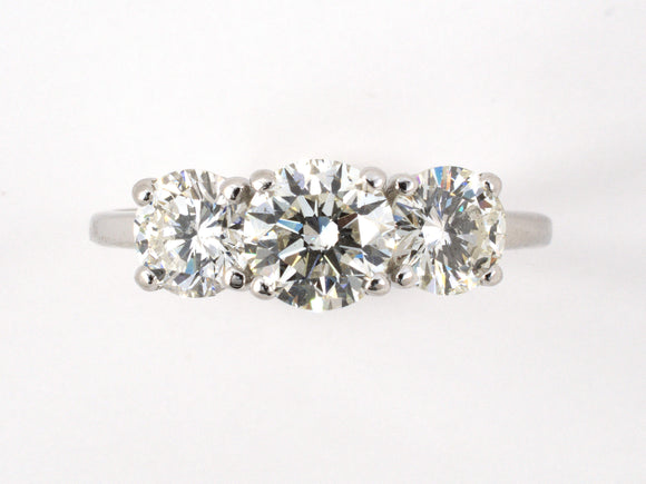 900683 - Gold Diamond 3-Stone Ring