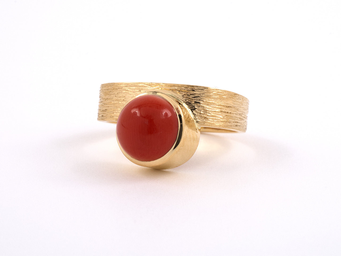 901856 - SOLD - Circa 1970 Gold Coral Solitaire Square Shank Ring
