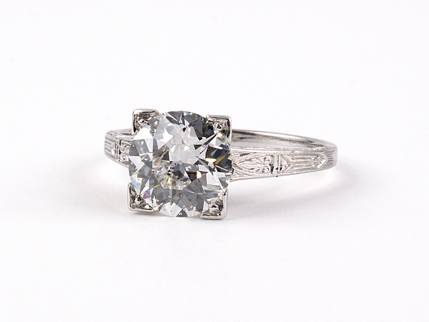 92451 - Art Deco Platinum Diamond Engagement Ring