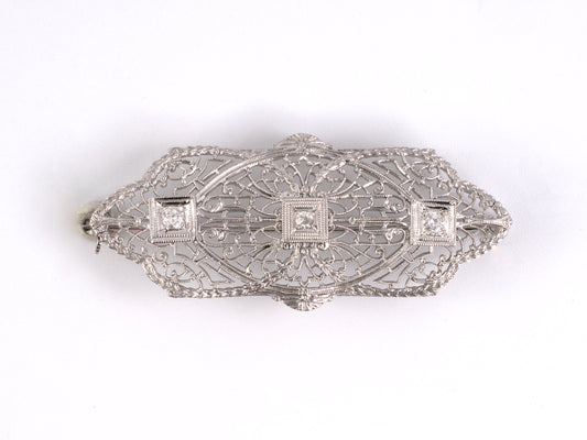 24214 - Art Deco Gold Diamond Floral Filigree Pin