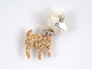 24218 - Gold Diamond Baroque Pearl Lamb Pin