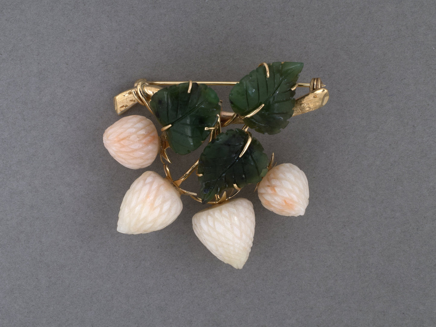 24263 - Circa 1960 Gold Coral Nephrite/Jade Carved Leaf & Bunch of White Strawberries Pin