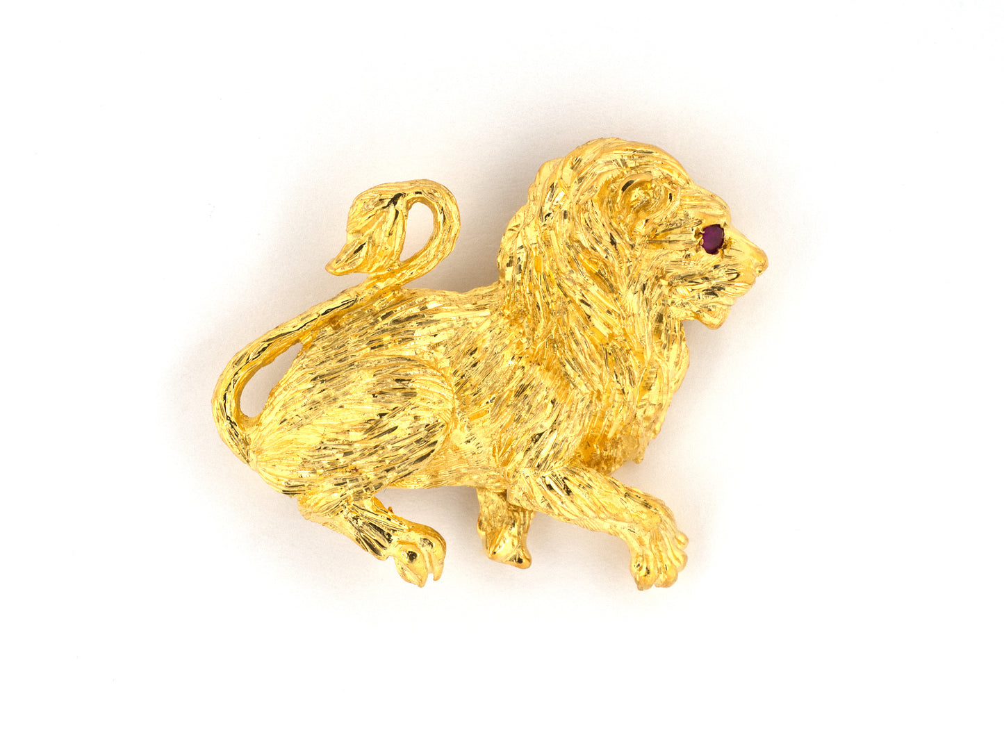 24282 - Gold Ruby Carved Lion Animal Pin