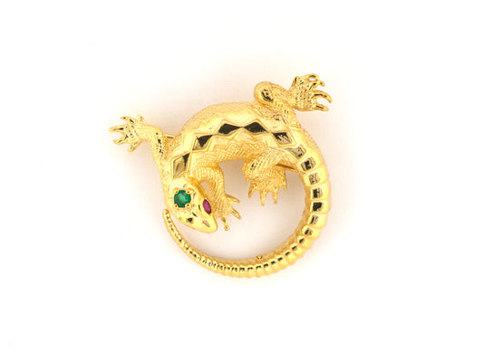 24308 - Circa 1970s Gold Ruby Emerald Carved Lizard Circle Pin