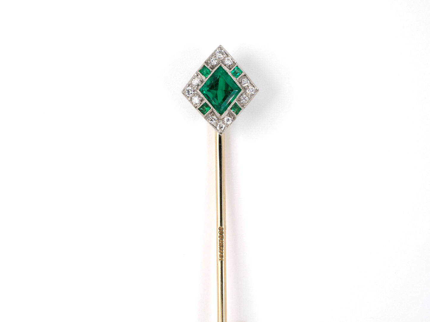 31336 - Art Deco Tiffany Platinum Gold Emerald Diamond Lozenge Shaped Stick Pin