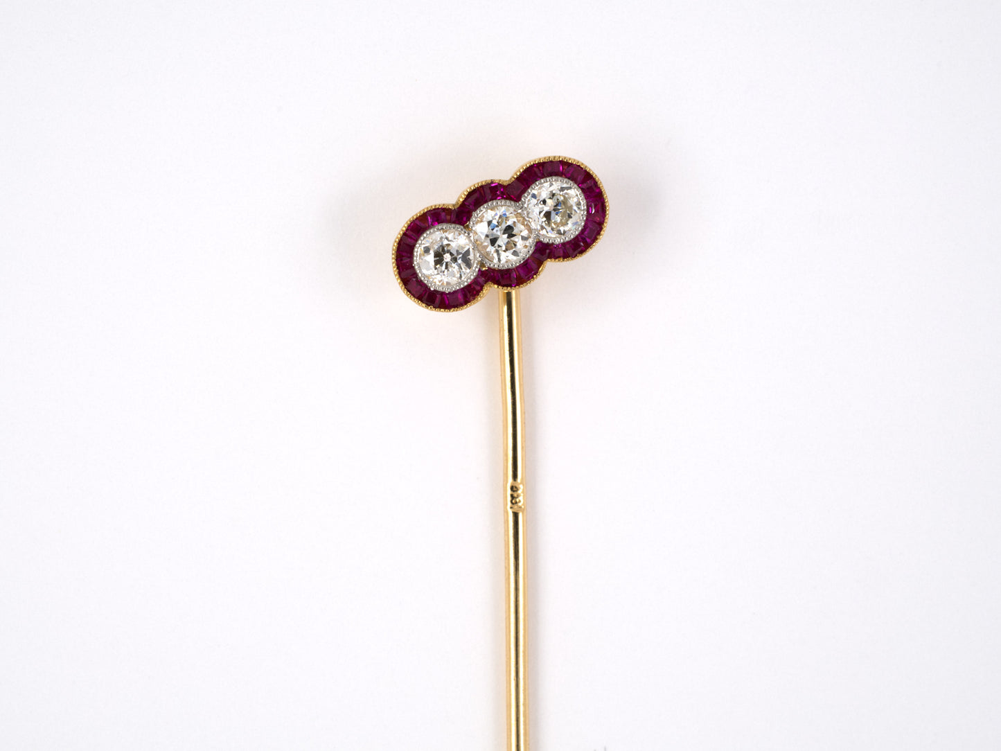 31344 - Edwardian Platinum Gold Diamond Ruby 3-Stone Stick Pin