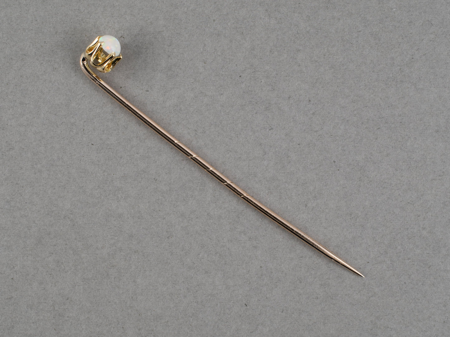 31397 - Gold Opal Scalloped Set Stick Pin