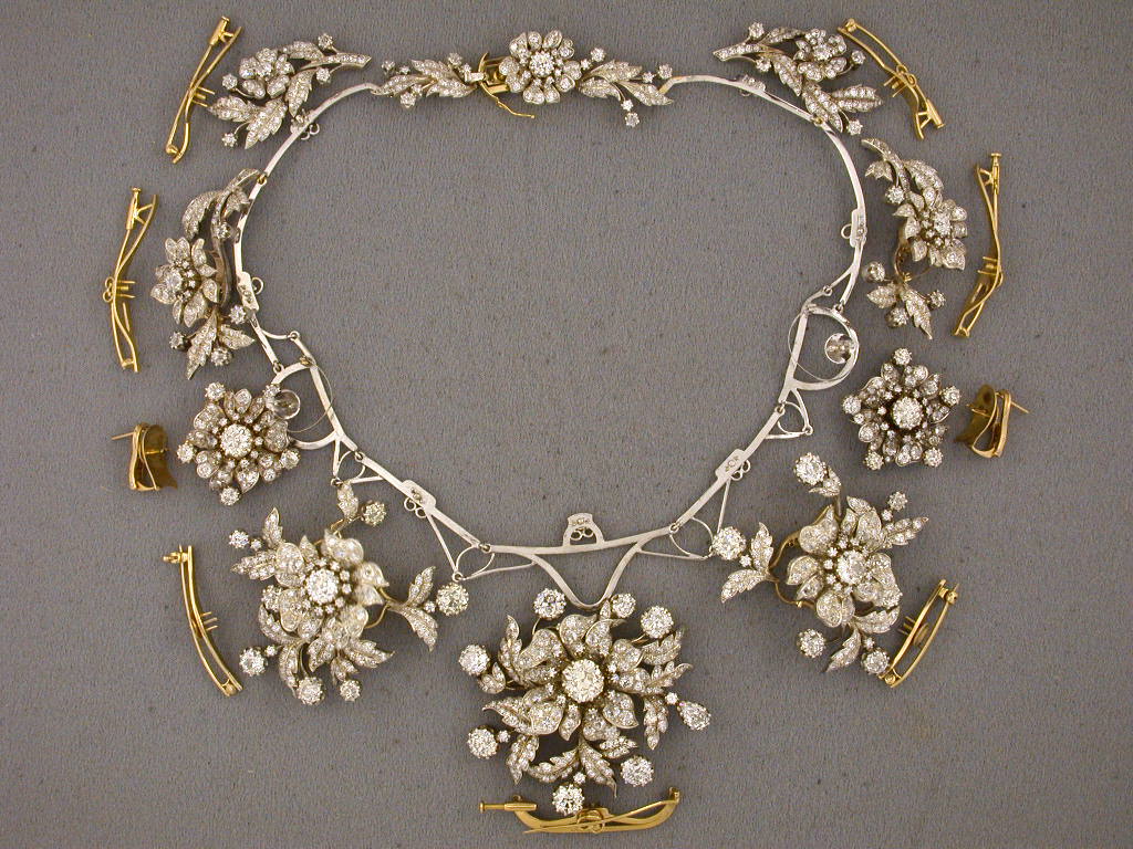 42526 - Petochi Silver Gold Diamond Flower Necklace