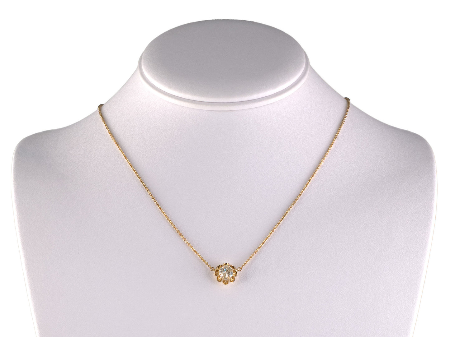 44167 - Gold Diamond 8-Prong Scalloped Solitaire Pendant
