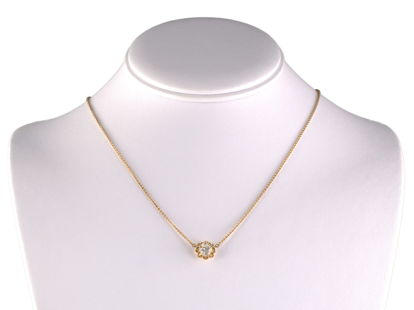44171 - Gold Diamond 8-Prong Scalloped Solitaire Pendant