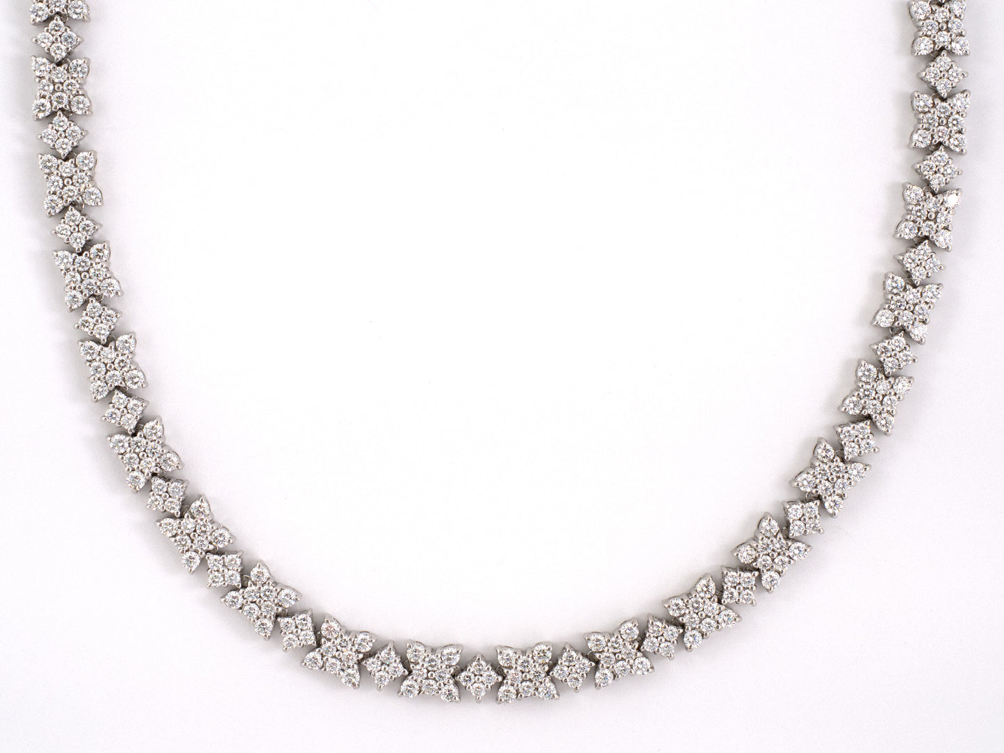 45504 - Italian Vaid Gold Diamond Cluster Necklace