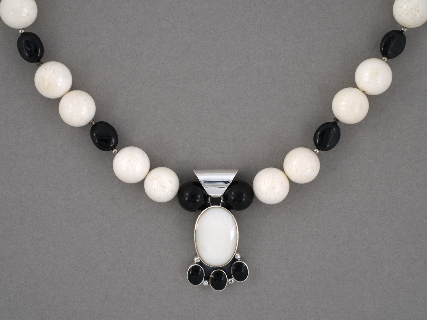 45687 - Sterling Silver Onyx Coral Bead Necklace Drop Pendant