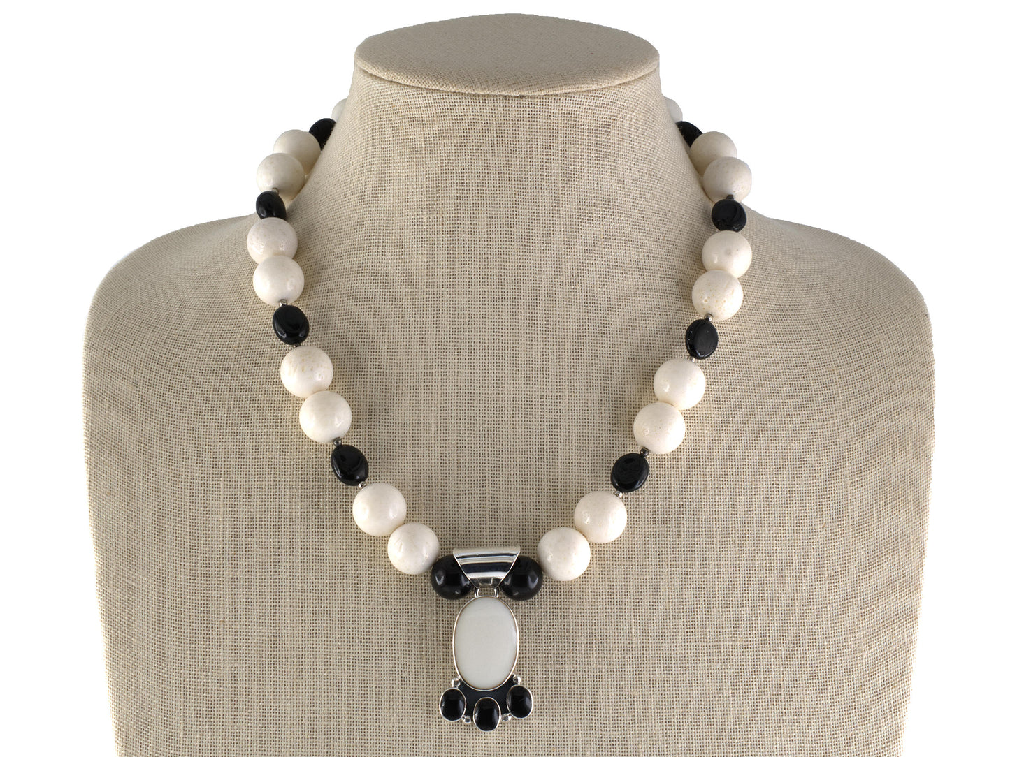 45687 - Sterling Silver Onyx Coral Bead Necklace Drop Pendant