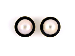 53976 - SOLD - Cellino Gold Onyx Mabe Pearl Round Button Earrings