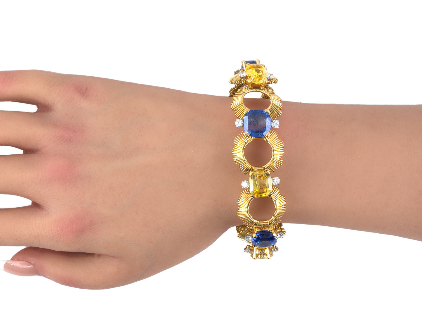 72612 - Circa 1960 Gubelin Gold Platinum AGL Ceylon Sapphire Diamond Bracelet