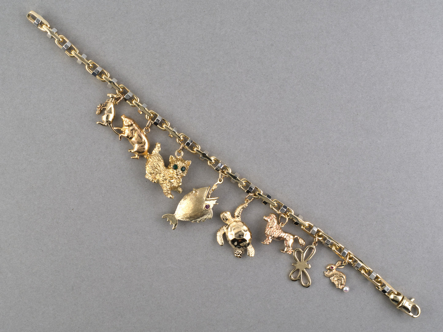73166 - Gold Anchor Link Animal Fish Charm Bracelet