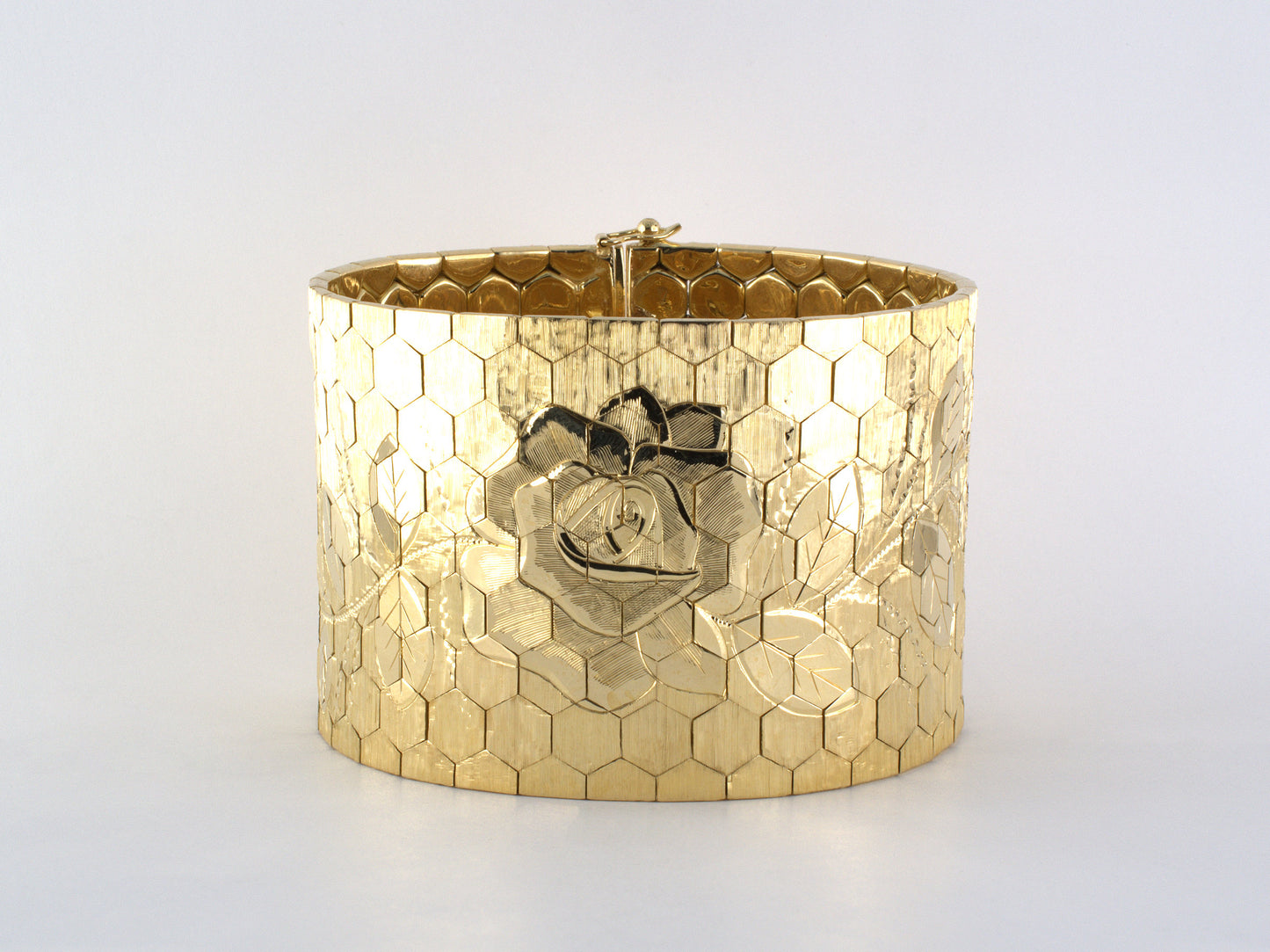 73890 - SOLD - Circa 1950s Gold Floral Rose Hexagonal Link Bracelet
