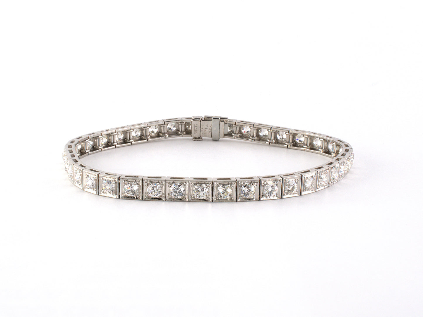73899 - Platinum Diamond Art Deco Bracelet