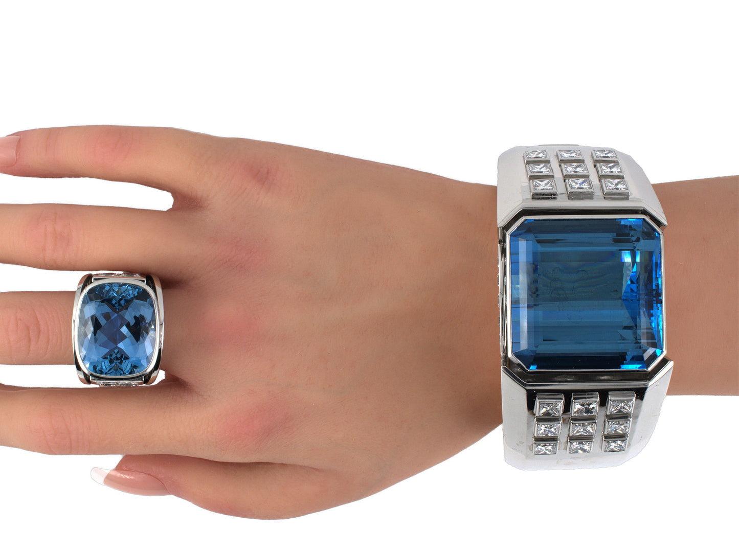 900622 - Circa 2005 De Vroomen Platinum Aqua Diamond Ring