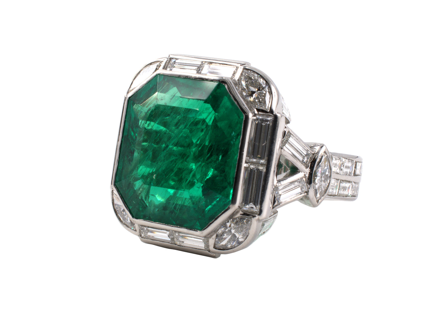 900858 - Circa 1965 Platinum AGL Colombian Emerald Diamond Ring