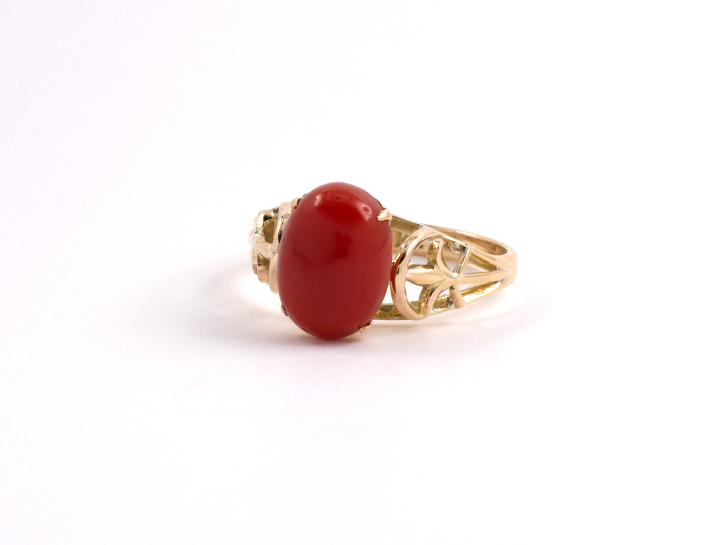 902152 - SOLD - Gold Coral Open Wire Work Shoulders Ring