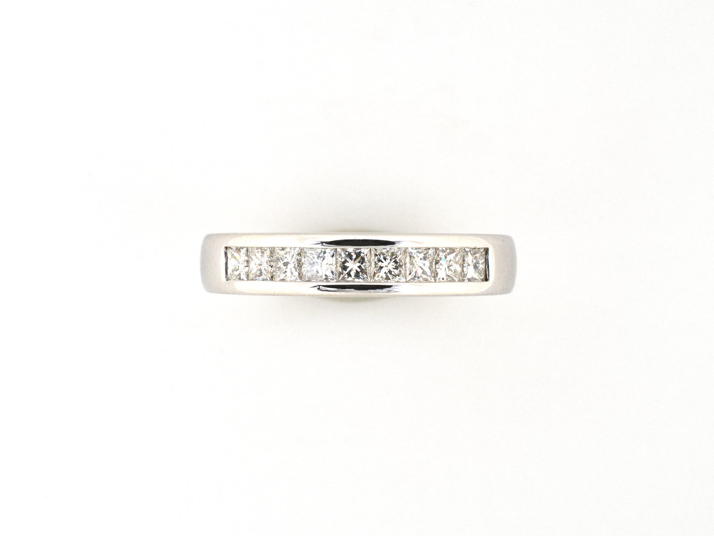 902342 - Gold Diamond Wedding-Band Ring