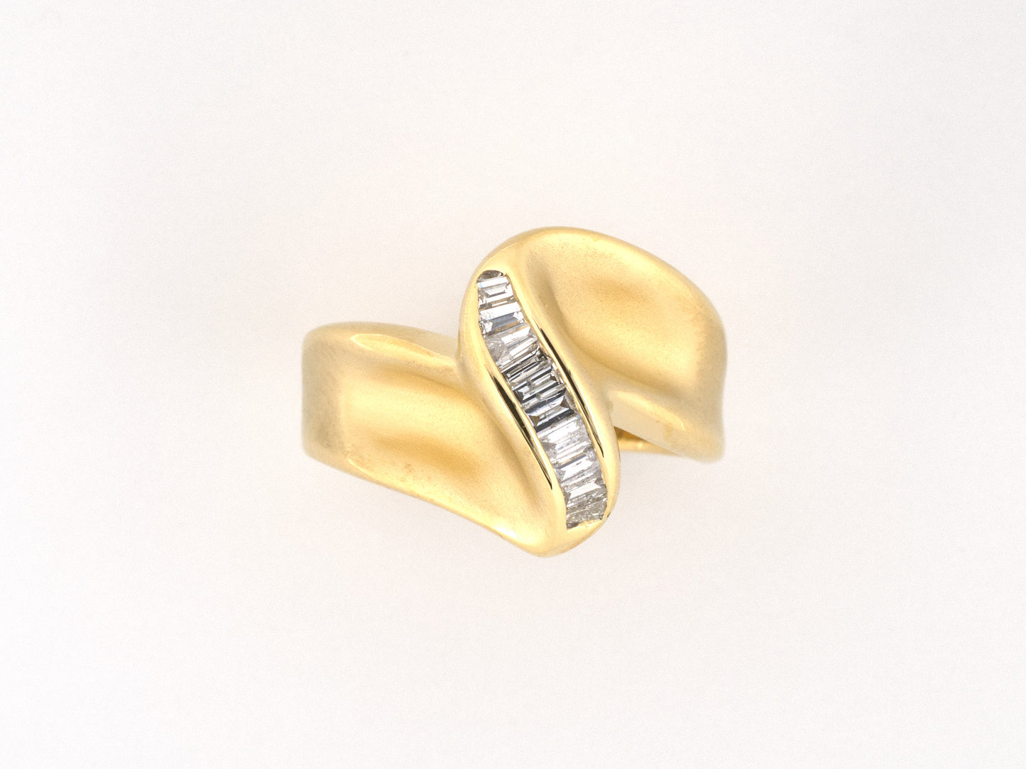 902355 - Gold Diamond 2-Tone Ribbon Twist Wave By Pass Wedding-Band Ring