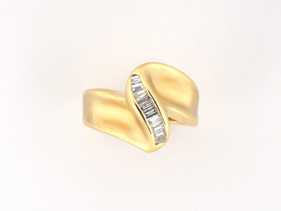 902355 - Gold Diamond 2-Tone Ribbon Twist Wave By Pass Wedding-Band Ring