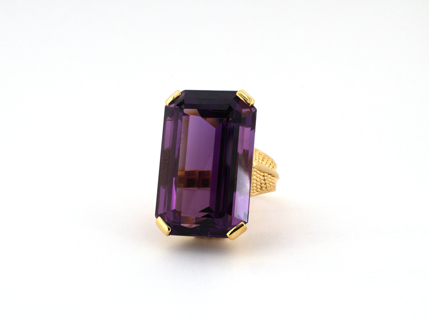 902365 - Circa 1970s Gold Solitaire Amethyst Dinner Ring