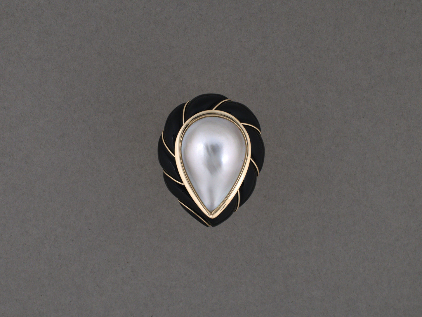902388 - Maz Gold Mabe Pearl Black Onyx Tiered Cocktail Ring