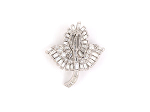 21938 - Art Deco Circa1940 Platinum Diamond Floral Leaf Pin Clip