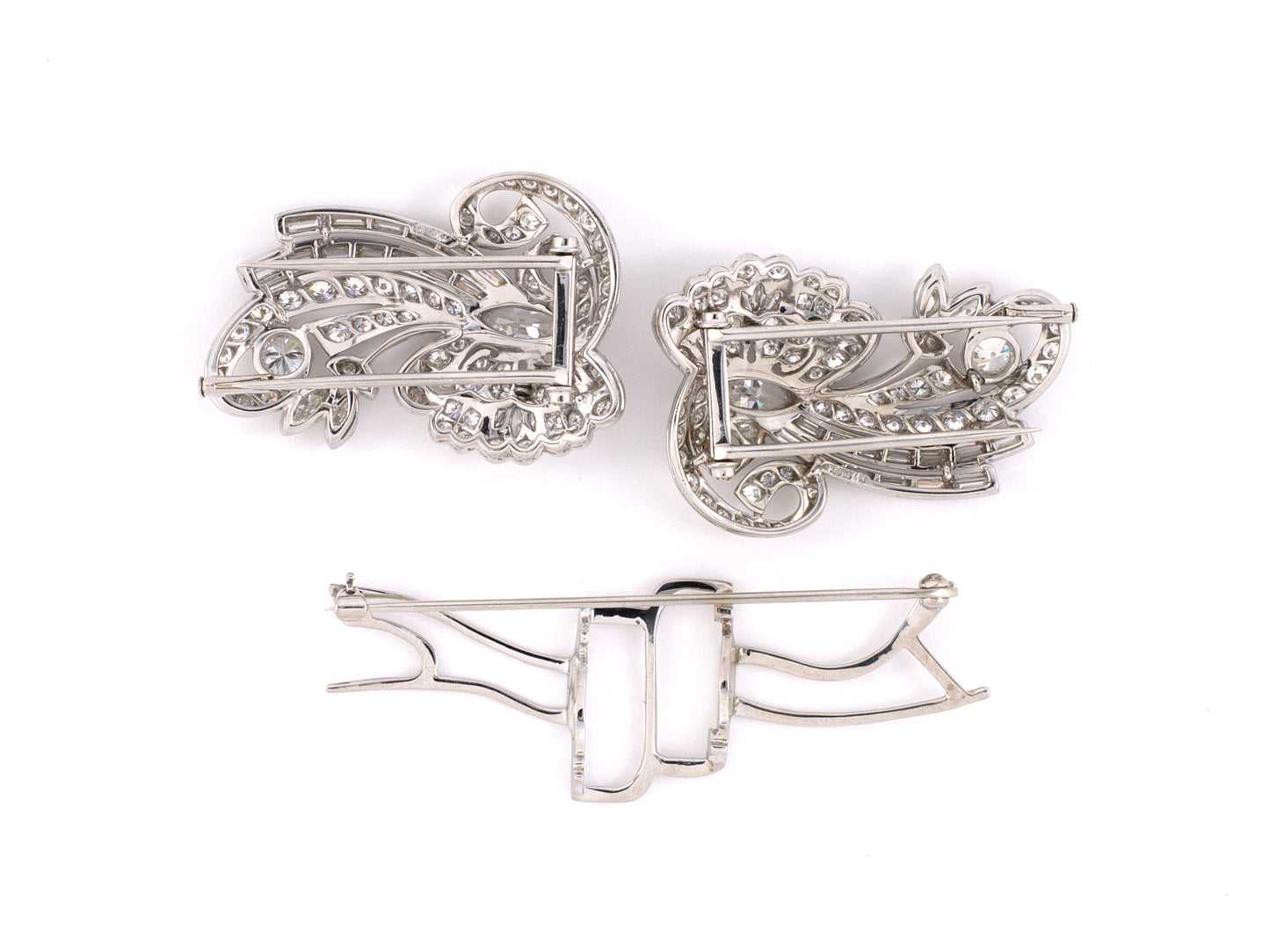 23264 - Circa 1950 Maurice Tishman Platinum Diamond Floral Ribbon Bow Spray Pin Clips